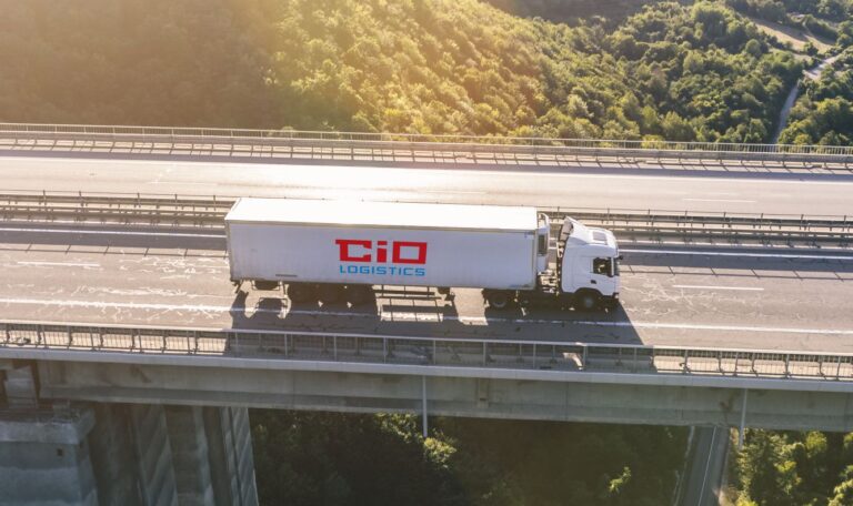 CIO Logistics performs ground transportation of combined and combined cargoes.